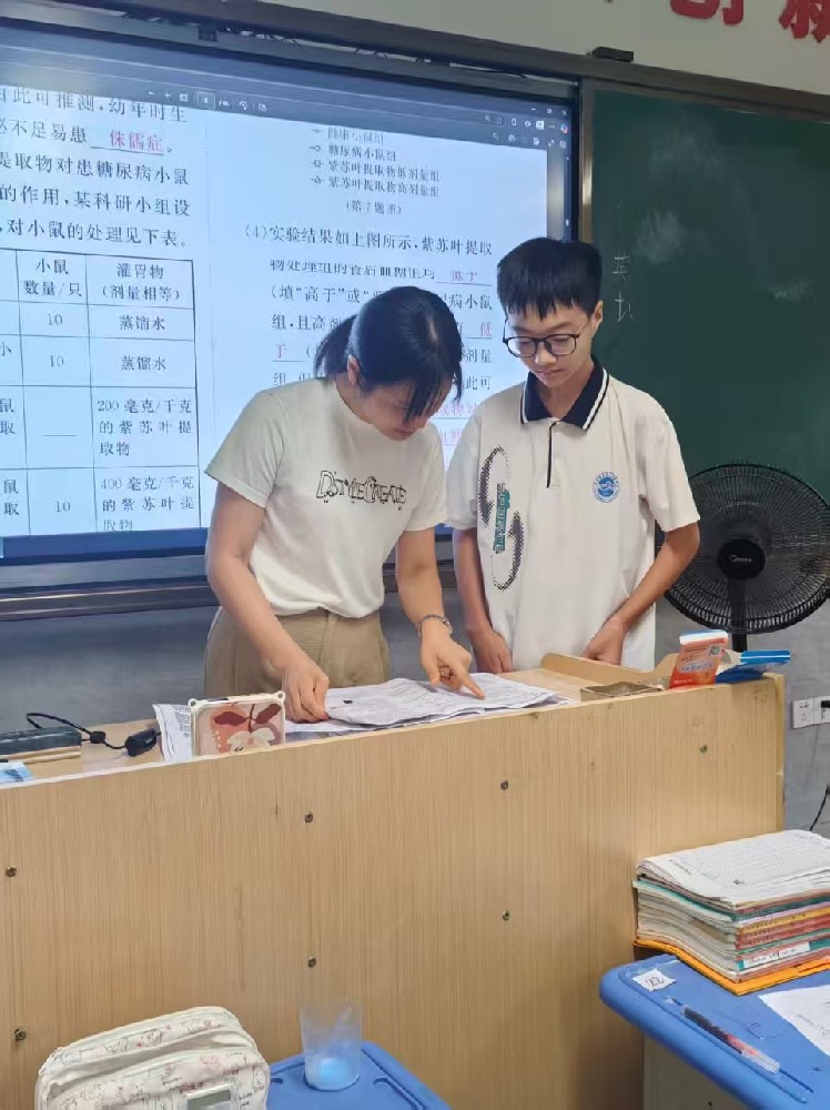 贵溪市优秀教师张丽文