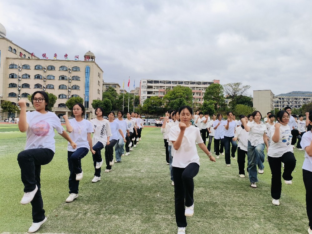 青春跃动   韵律飞扬  ——高中部举行第三届韵律操比赛